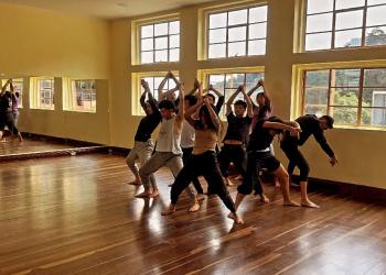 Colectivo Tremendo Trasteo Danza